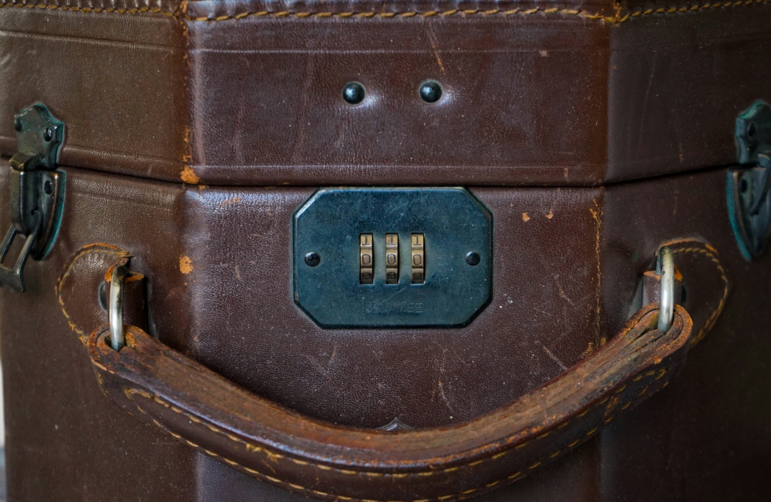 luggage tag close-up