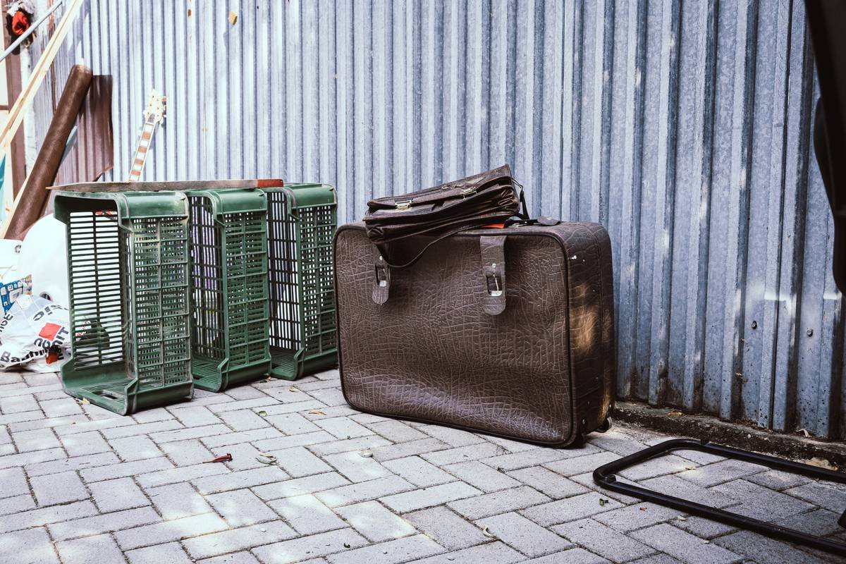 Lost Luggage at CVG? Here’s the REAL cvg baggage claim phone number (and how to actually get your stuff back)