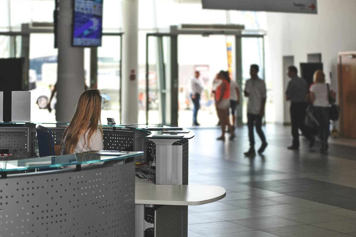 Lost Luggage at LAX? Here’s the Exact LAX Baggage Claim Phone Number + What to Do Next